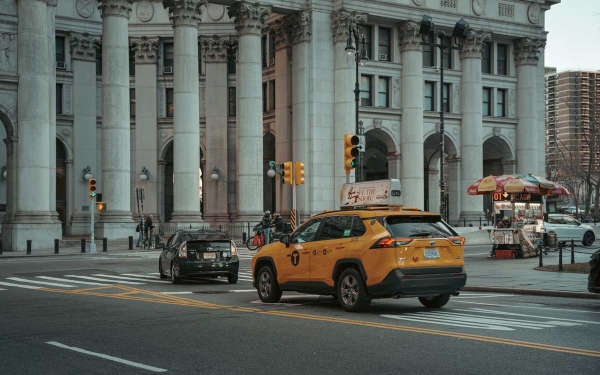 Taxi à Bordeaux : reprise après sabbatique, assurance sereine